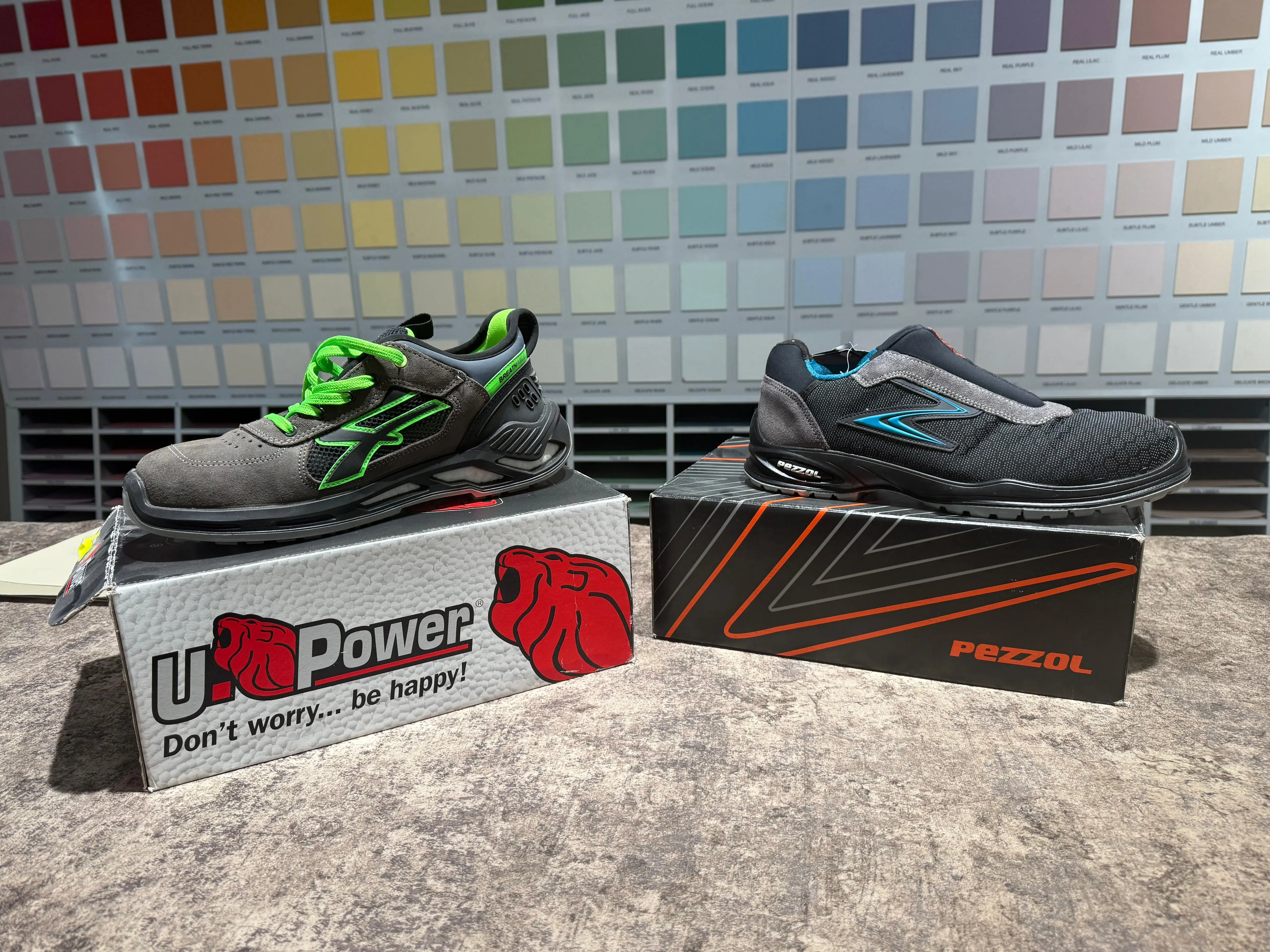 Scarpe antinfortunistiche EN ISO 20345 per cantiere in evidenza