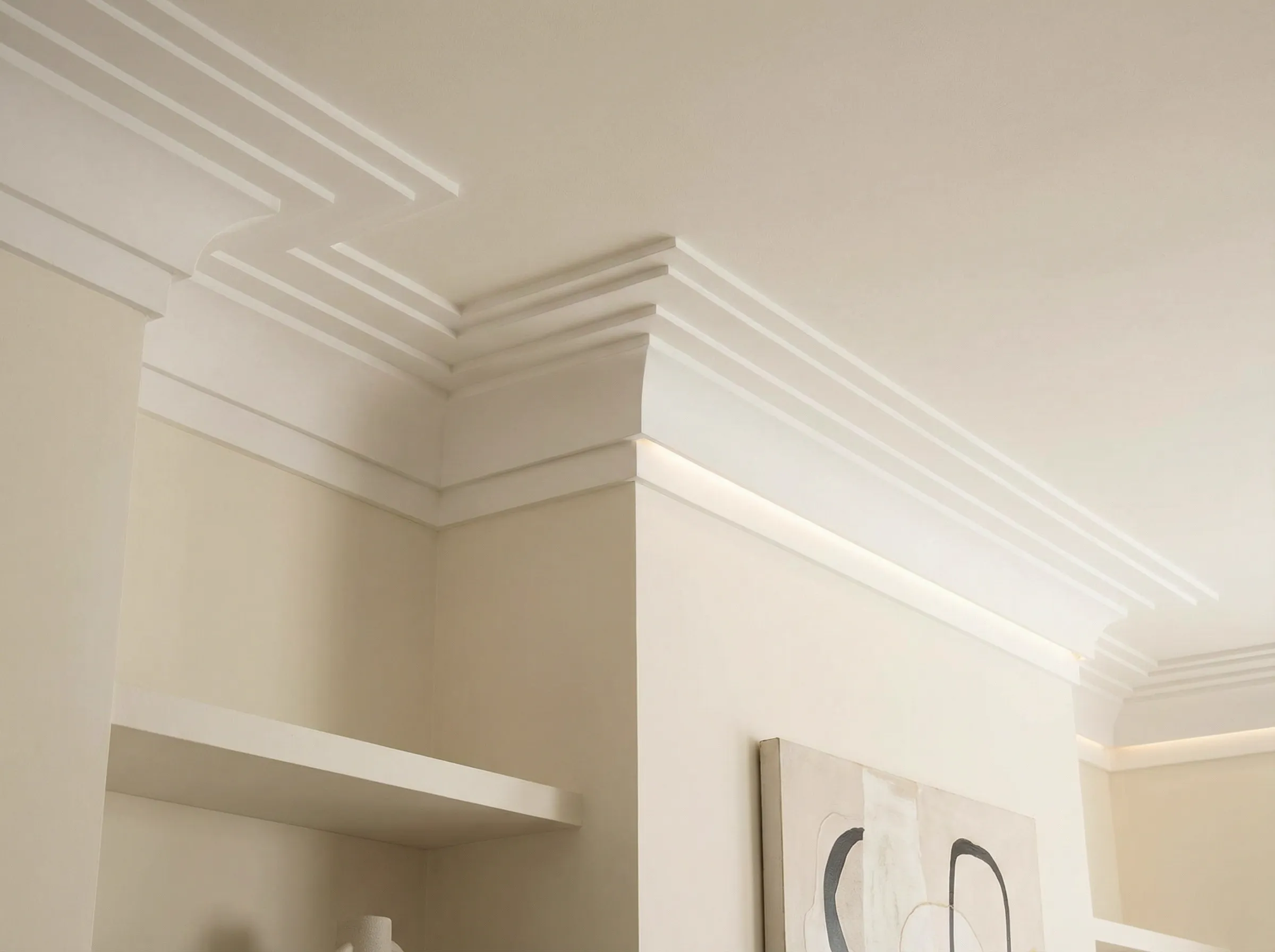 Boiserie in gesso decorativo per interni eleganti