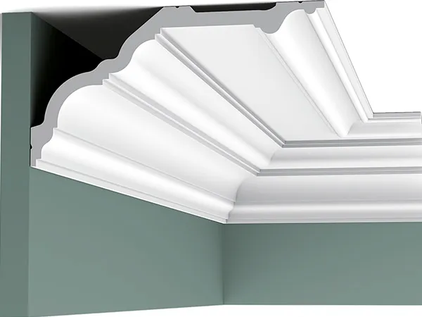 Boiserie in gesso decorativo per interni eleganti