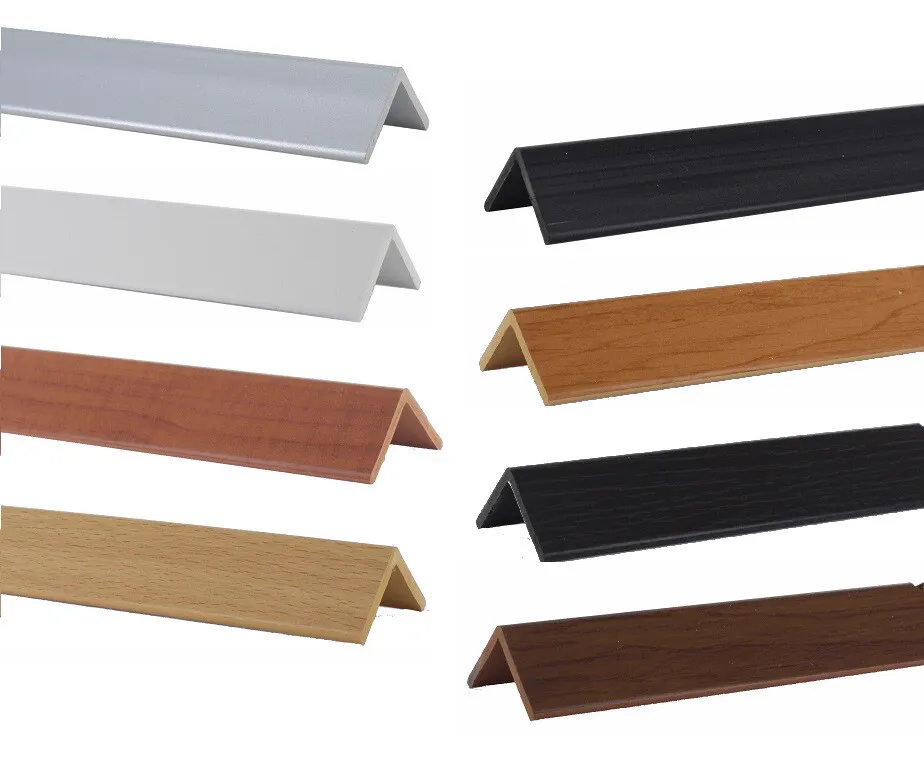 Paraspigoli in PVC per protezione angoli parete