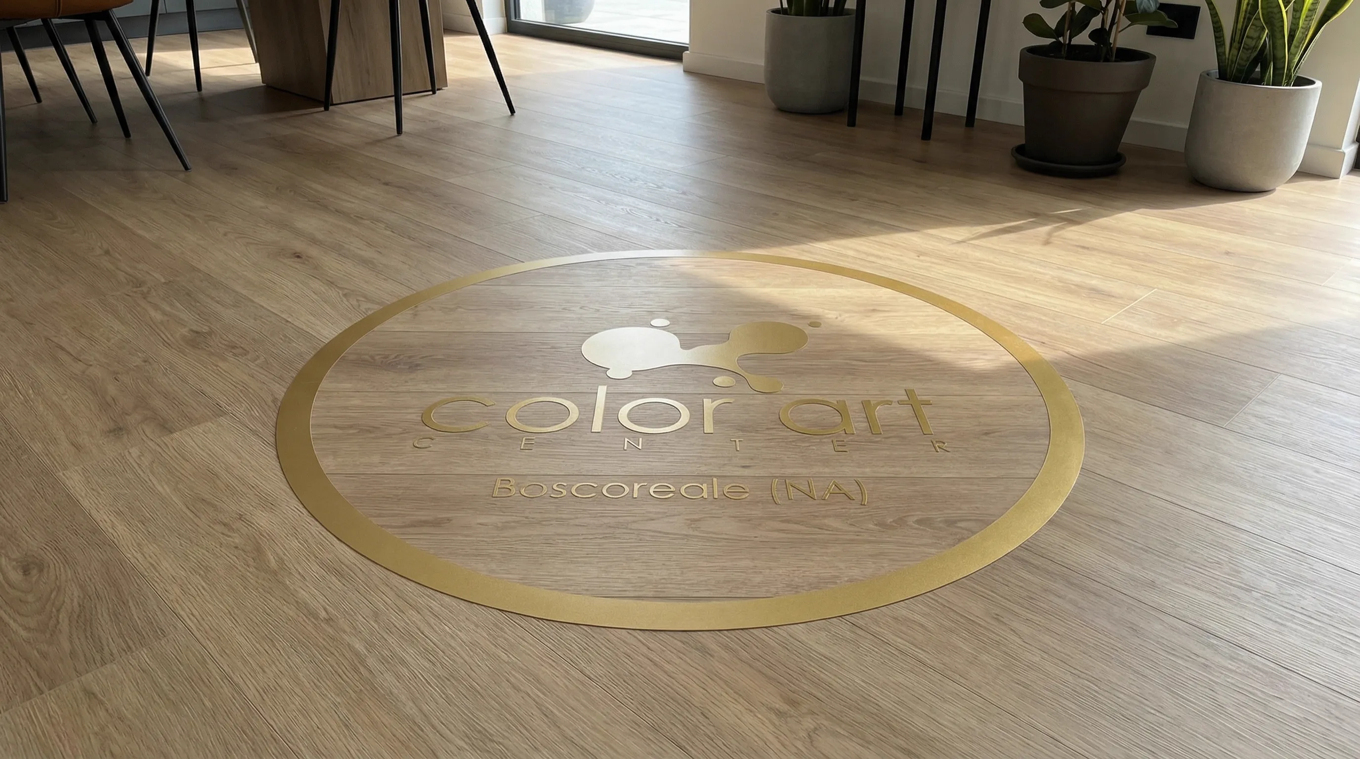 Pavimento in PVC effetto legno flottante in evidenza da Color Art Center IZZO a Boscoreale